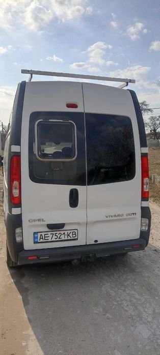 Мікроавтобус Opel Vivaro