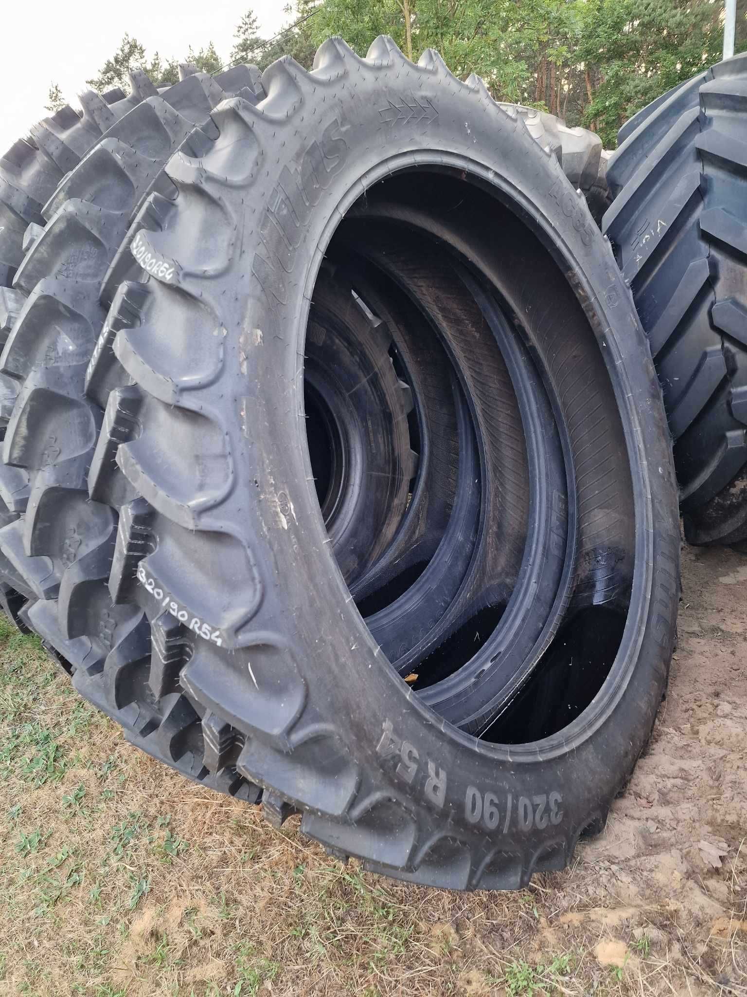 OPONA 320/90R54 Mitas