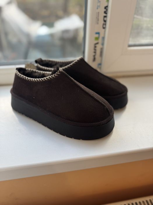 Теплі укорочені уггі,нові