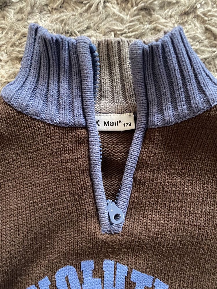 Sweter bluza  chłopiec ze stójka 128 cm