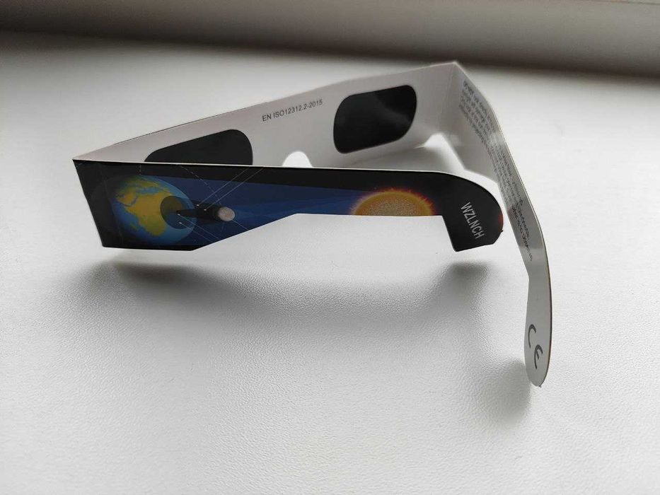 Очки для наблюдения за солнечным затмением