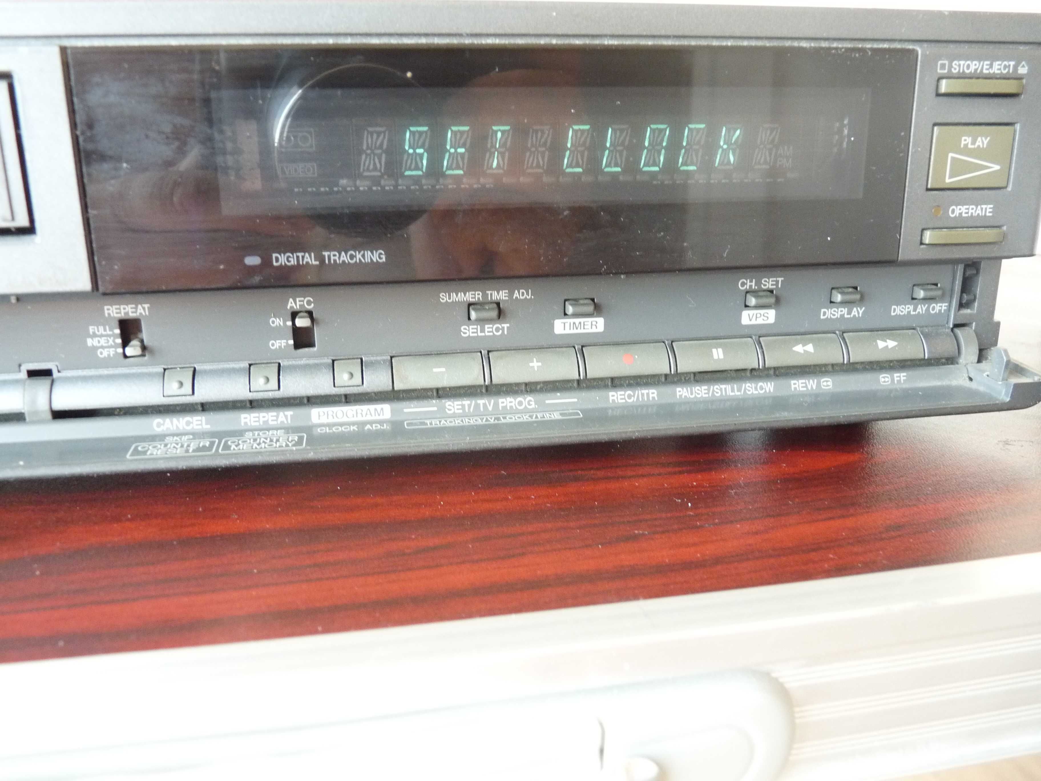 magnetowid JVC HR-D 560 EE