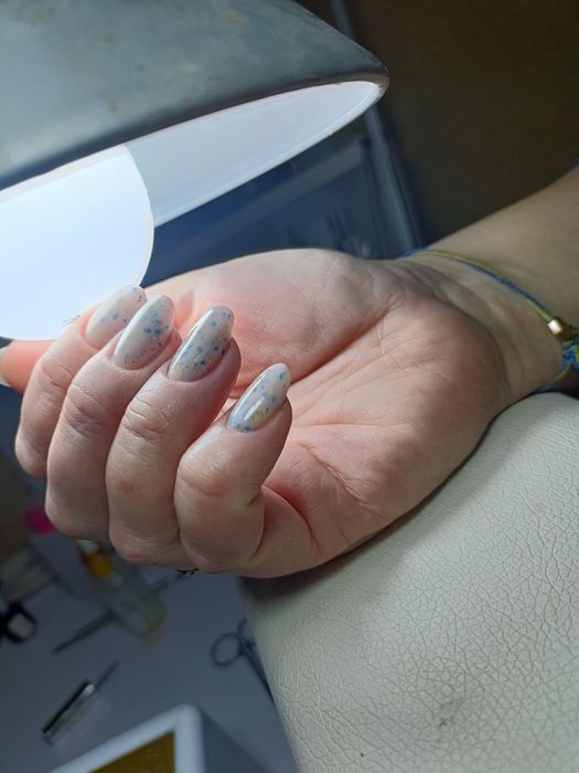 350 грн ЗАРЕЧНЫЙ Маникюр,педикюр,гель-лак,парафинотерапия