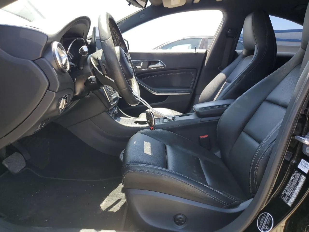 Mercedes-Benz CLA Dynamiczny i oszczędny samochód w transporcie