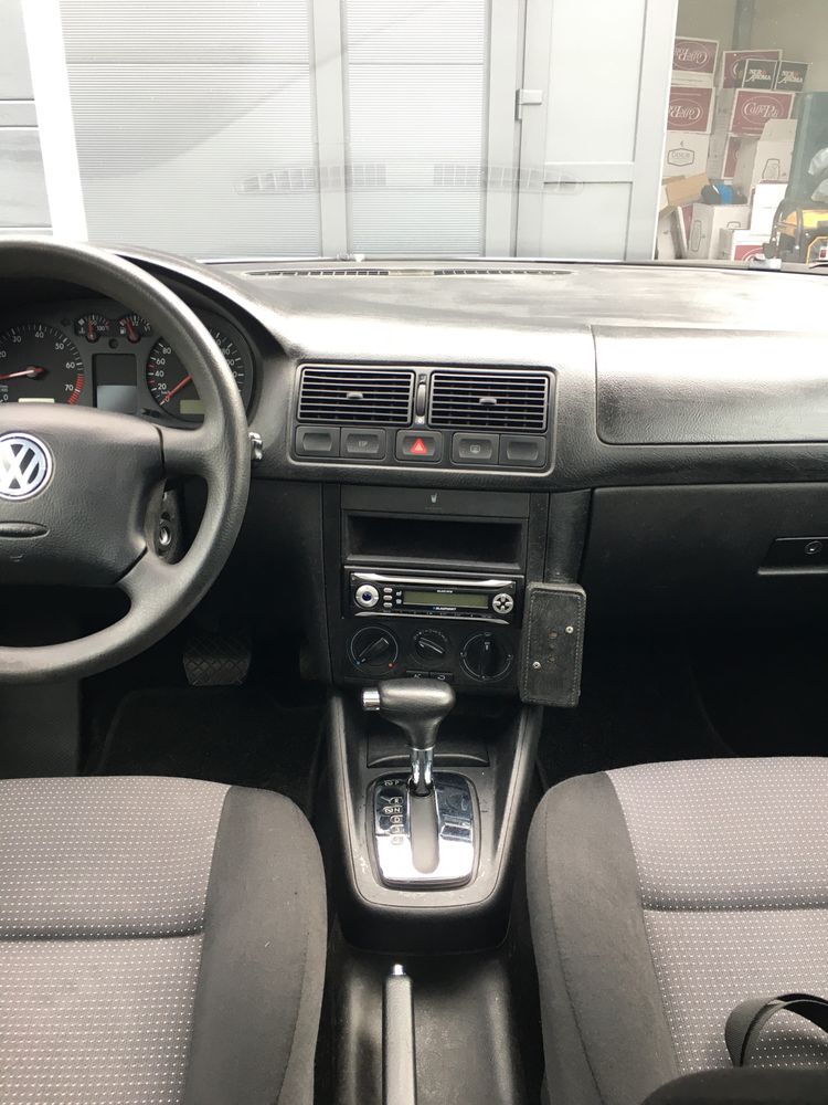 Volkswagen Golf IV 1.6 Автомат