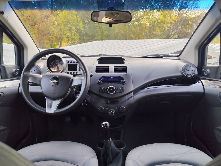 Vendo Chevrolet Spark 1.0 LS
Carro super económico e versátil. 
Em b