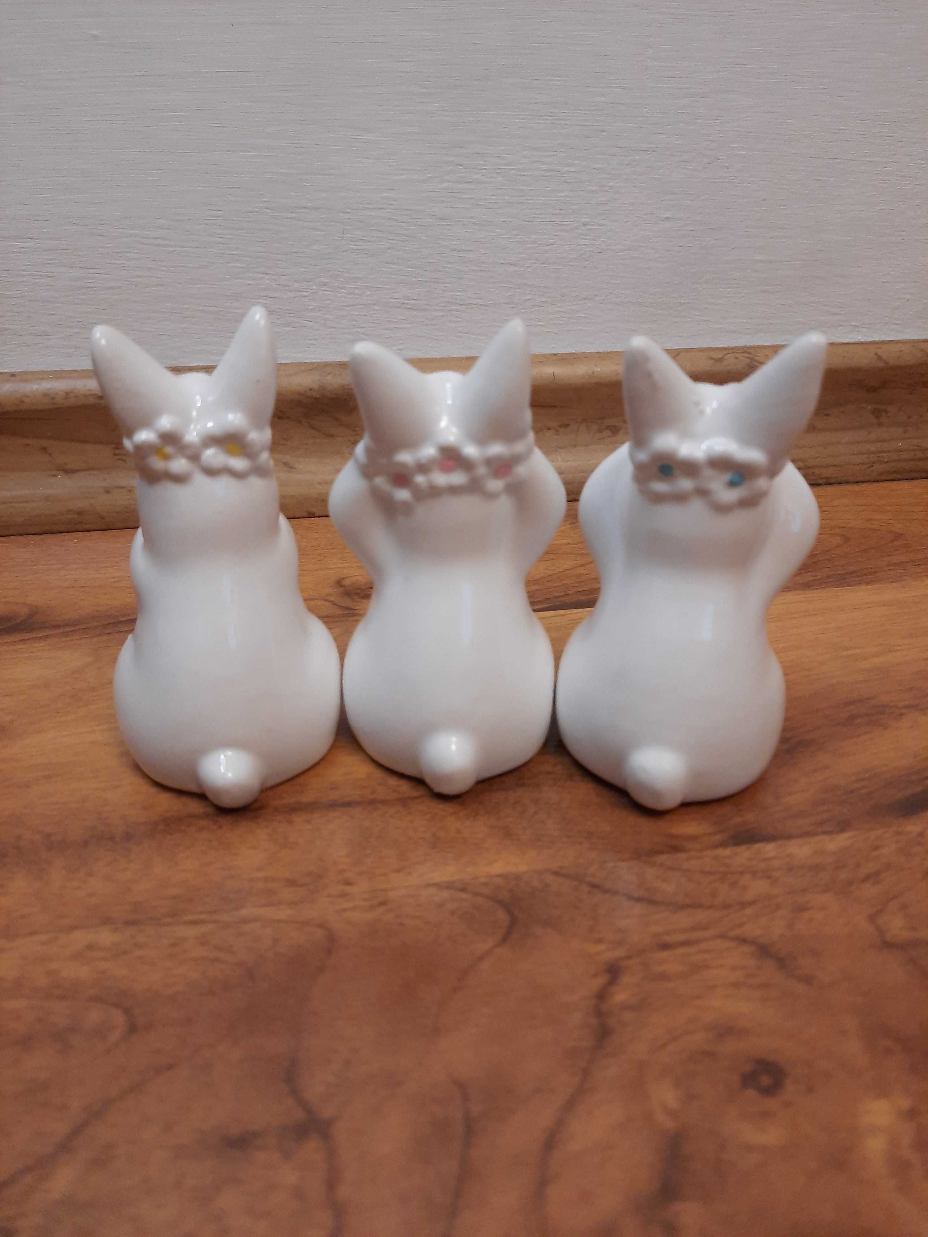 Ceramiczne Wielkanocne zajączki zające figurki w motywie trzech małp