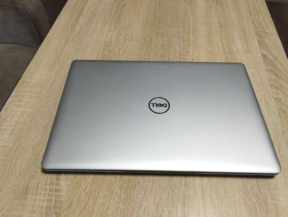 Ноутбук Dell Inspiron 5570,8 Ядер, i5-8250u,RAM 16GB,SSD 256GB,IPS США