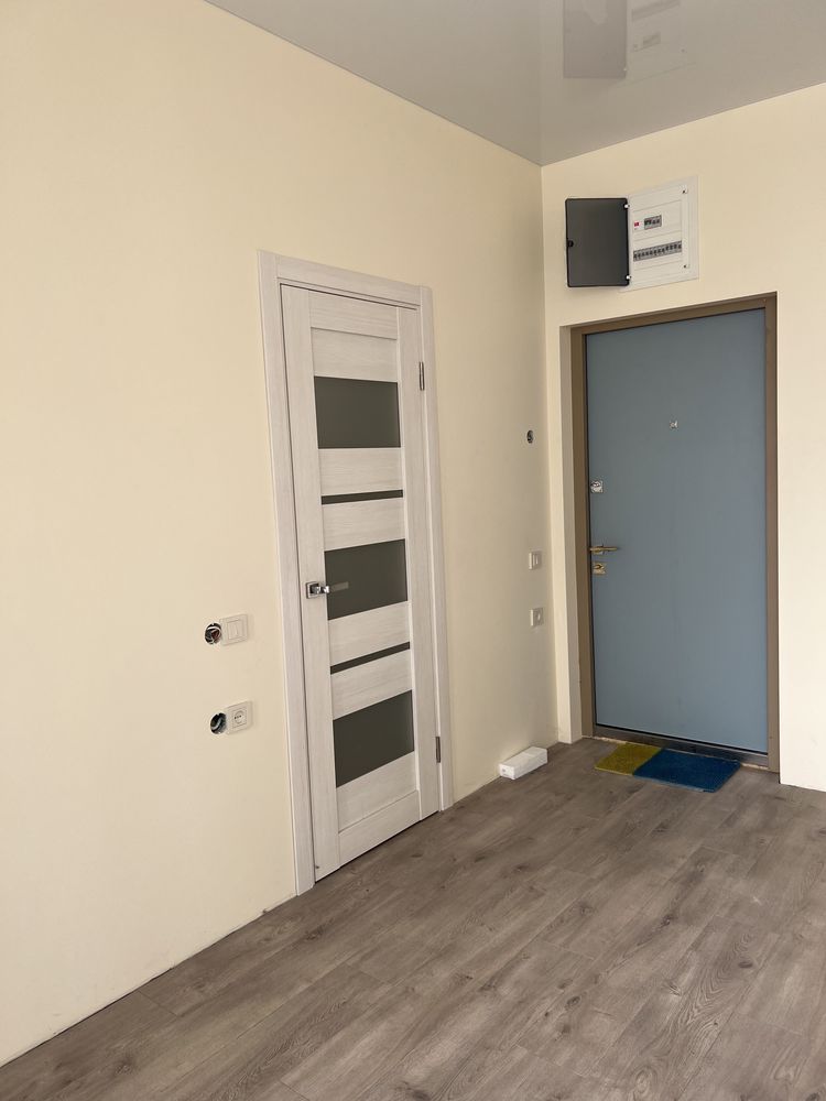 Продам 1 комнатную на Бочарова с ремонтом Е Оселя 280 Постанова
