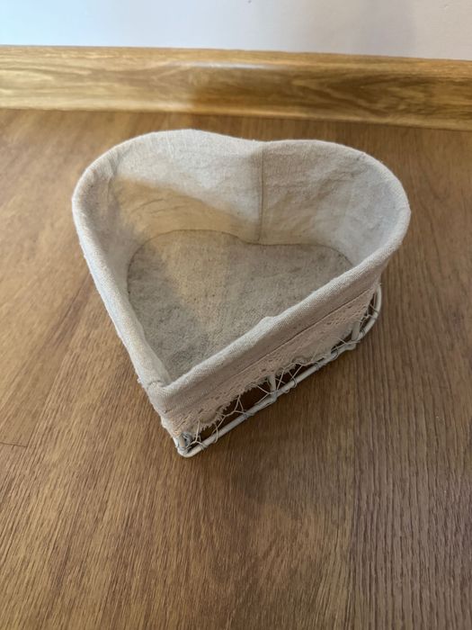 Metalowe kosze na owoce