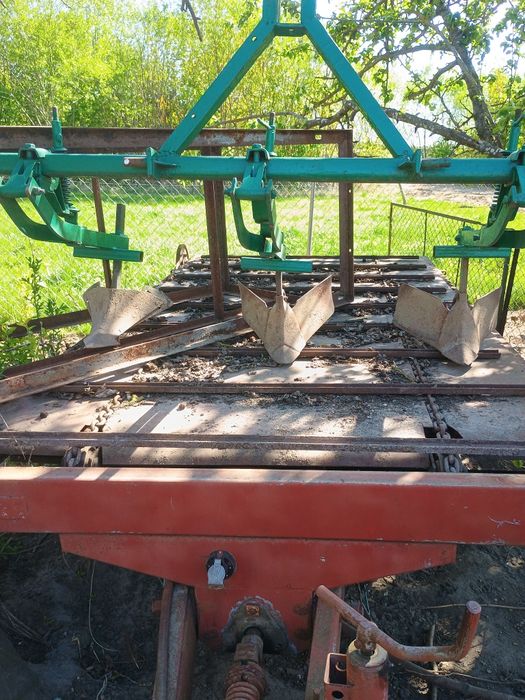 Rama rozrzutnika oś z kołami części