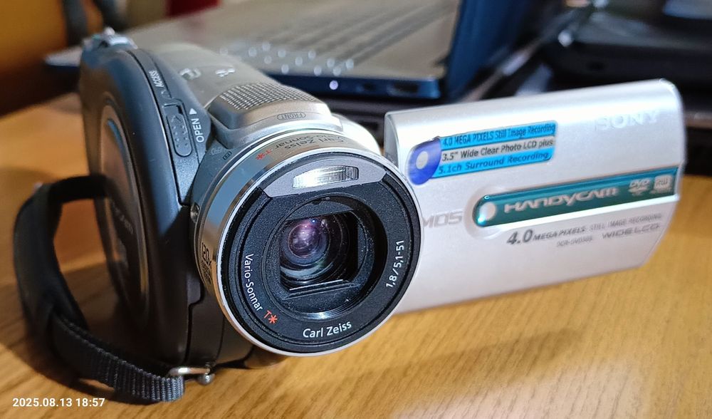 Відеокамера Sony DCR - DVD505