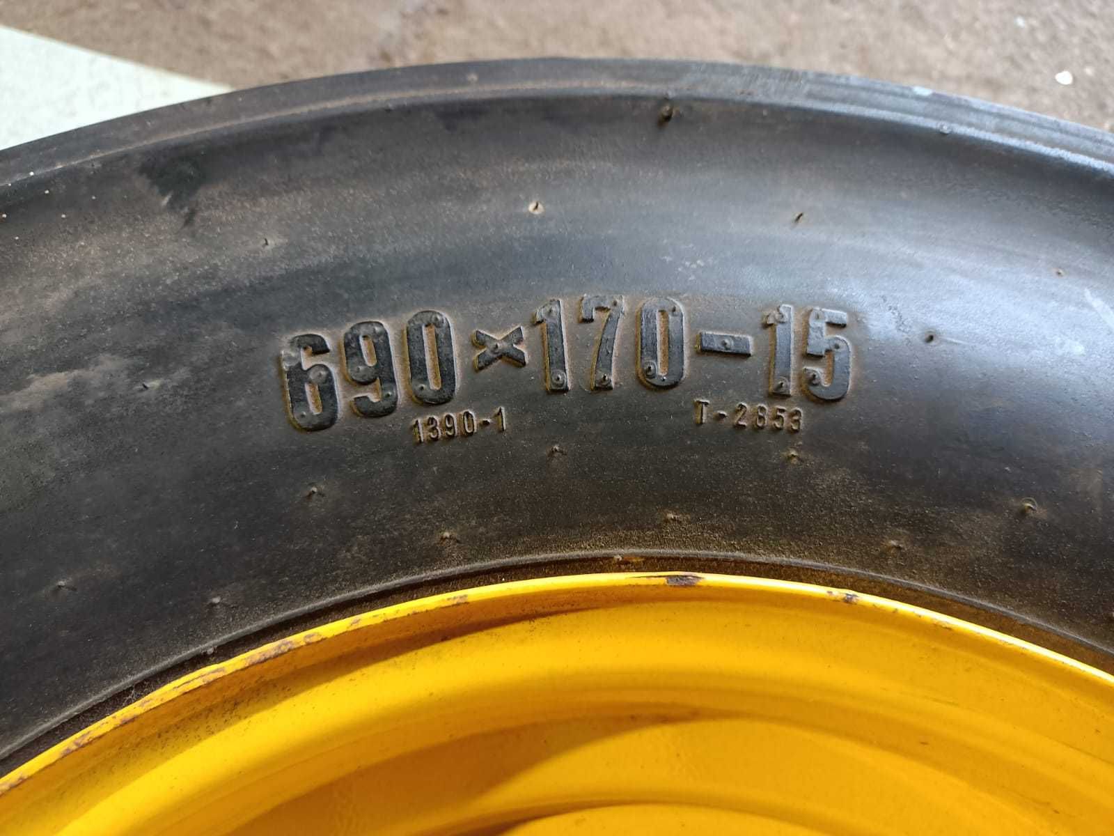 Koło wału oponowego siewnika agregatu Vaderstad Rapid opona wał 432569