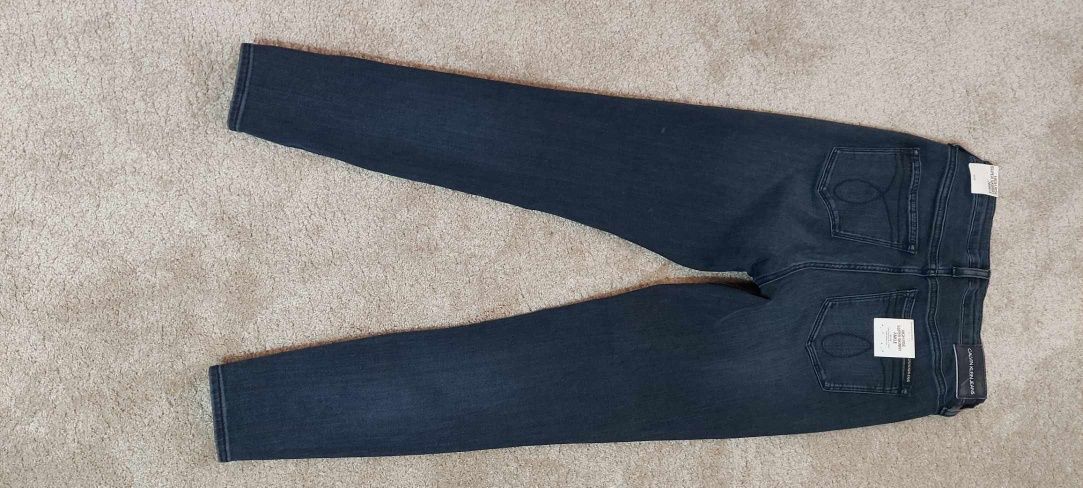 Jeansy damskie calvin klein.