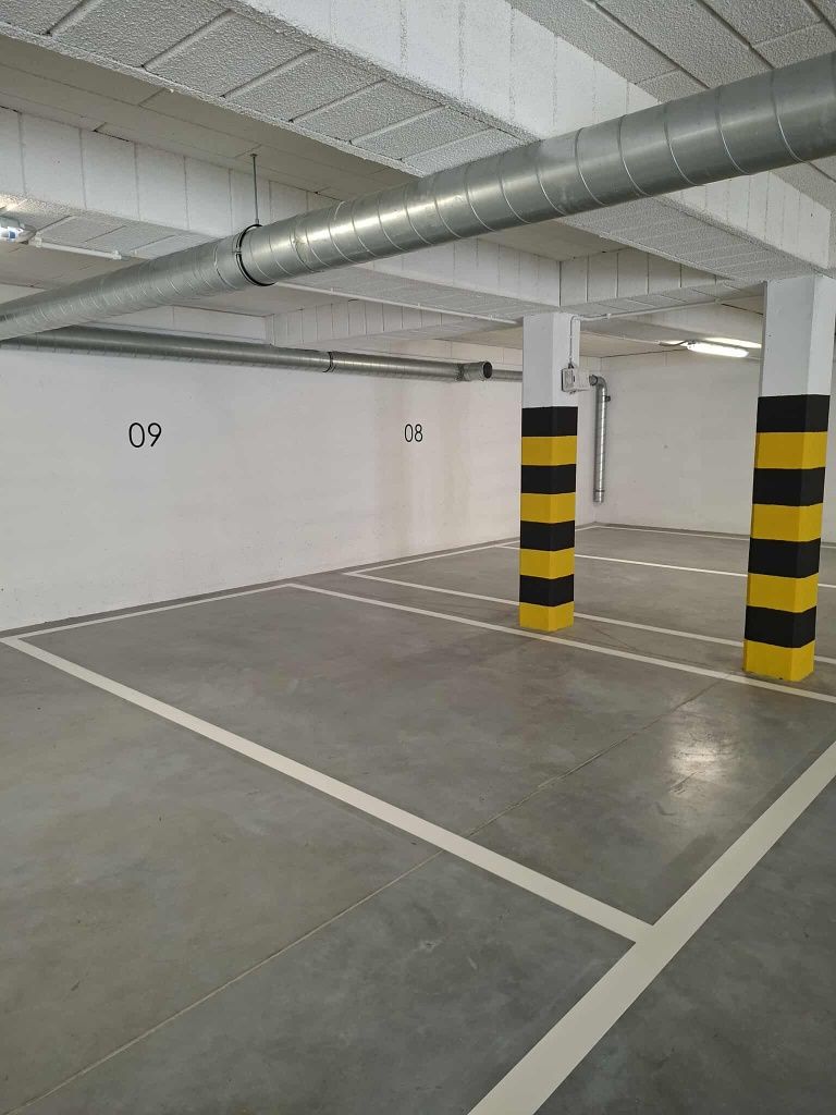 Miejsce postojowe w hali garażowej. Spacerowa Rumia