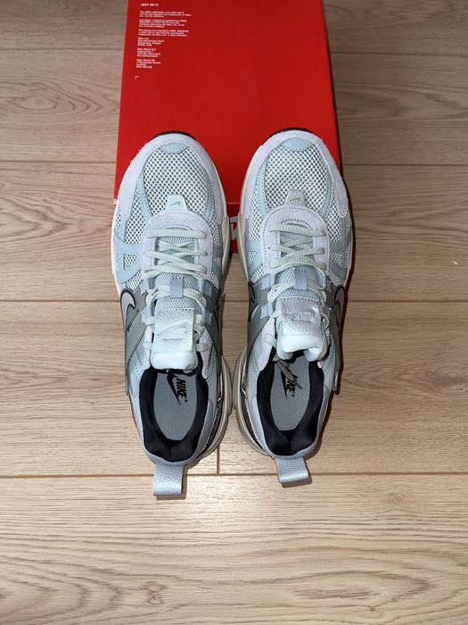 Кросівки Nike V2K RUN (FN6703 003)