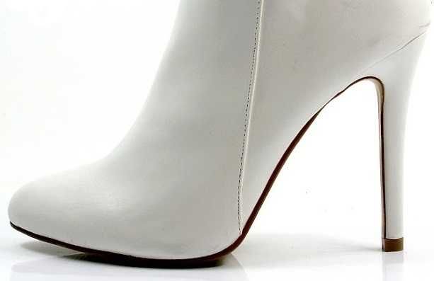 Туфли-Сапожки БЕЛЫЕ, свадебные, каблук 10.5 см, эко-кожа. Р-р 39