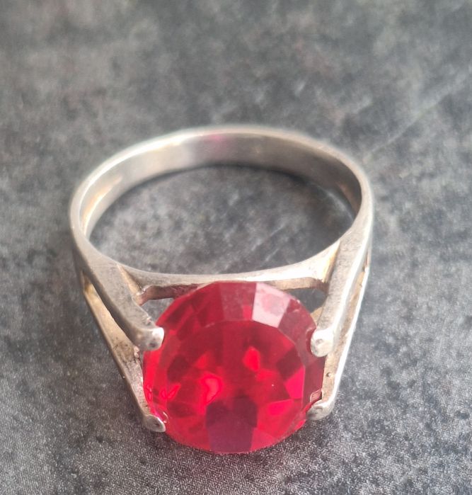 Srebrny pierścionek