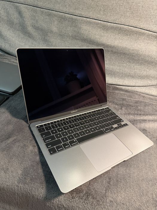 Макбук Air 13,3" 2020 (Intel Core i3, 8gb, 256gb SSD)