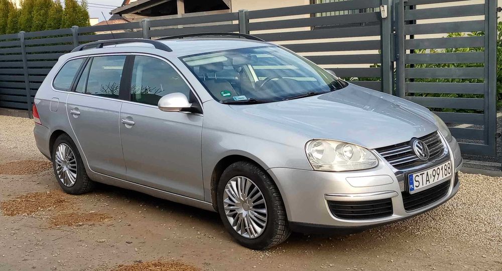 Zadbany i uszanowany Volkswagen Golf, benzyna, pierwsza rej. 2008 rok.