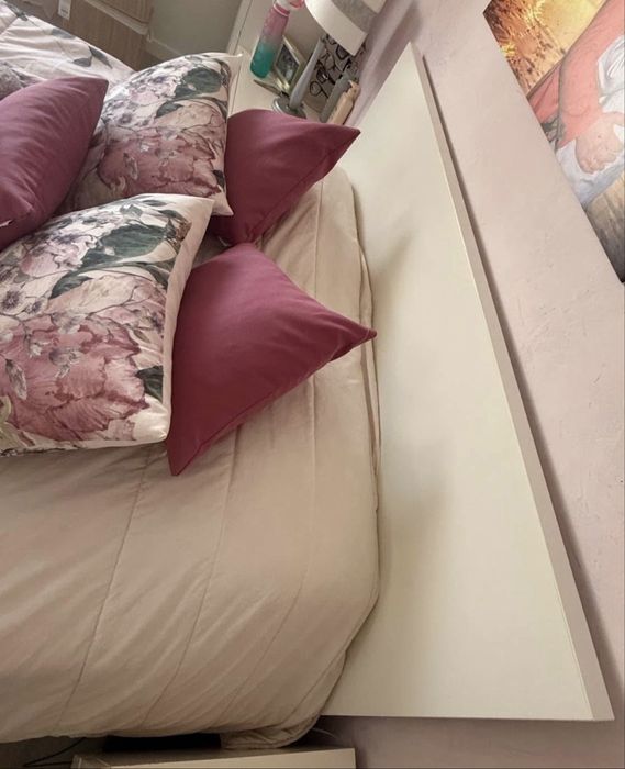 Cama com arrumação do Ikea
