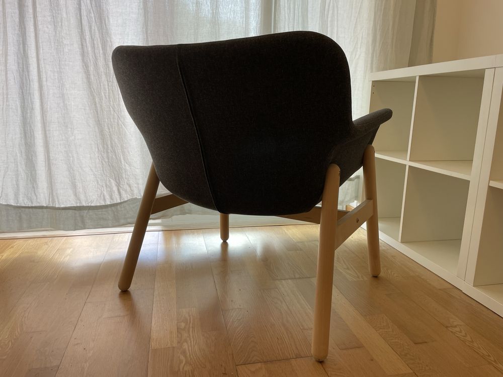 IKEA - VEDBO Poltrona cinzenta