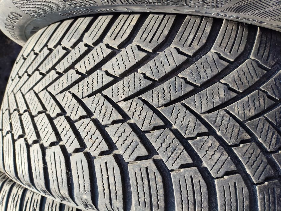Opony zimowe Continental 225/50/17 20r