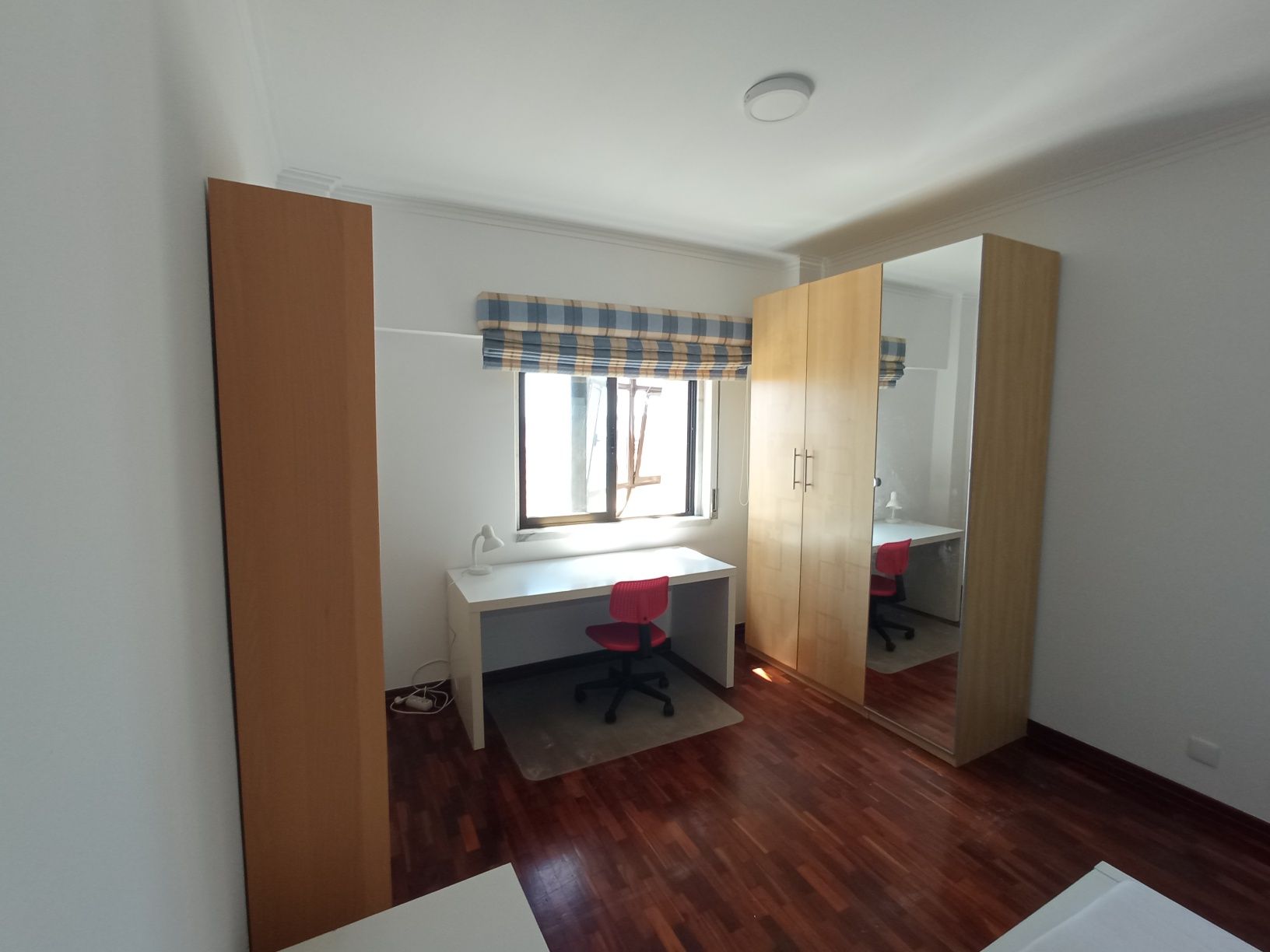 Quarto individual a estudante feminina