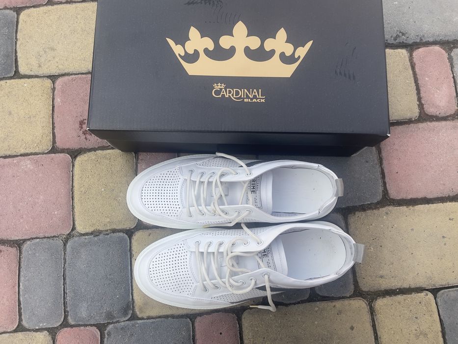 Шикарні кеди, кросівки мокасини