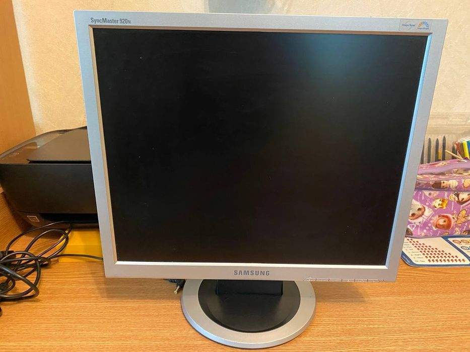 Монитор 19" Samsung 920N
