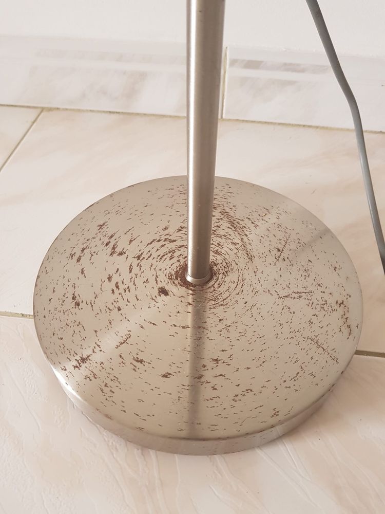 Candeeiro de pé alto