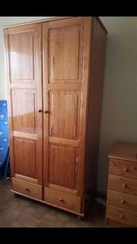 Zestaw mebli drewnianych dwie szafy i komoda