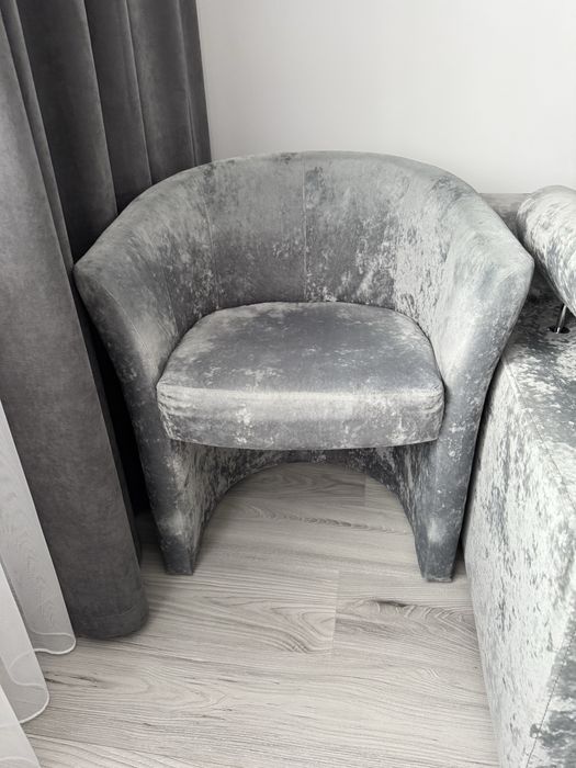 Кутовий розкладний диван з кріслом.