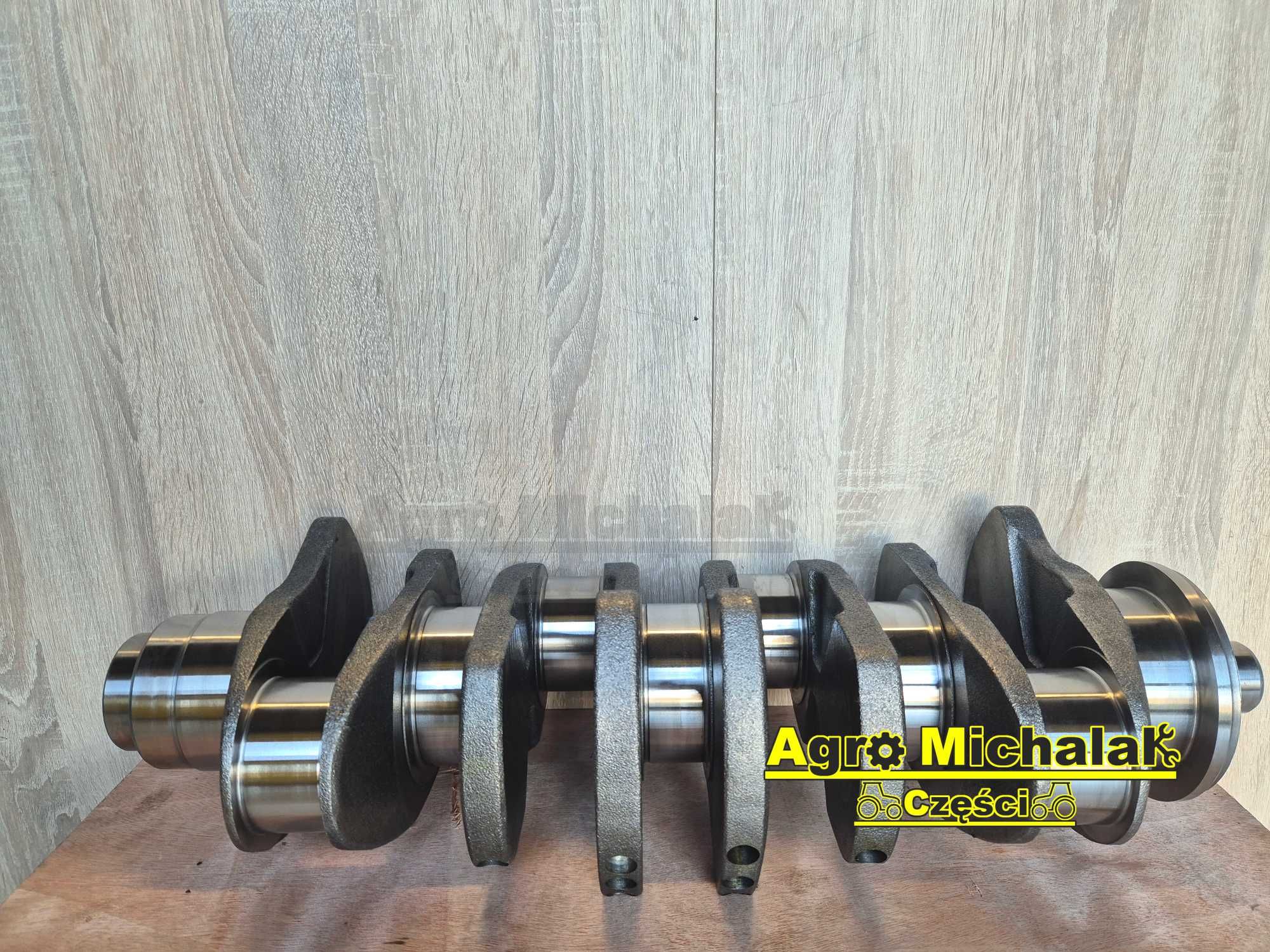 Wał silnika  JCB 320/40435, JCb 531-70, 541-70, 536-60,