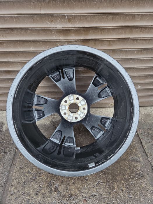 Оригінальний титановий диск r20, 5×112, Audi Q4 E-tron Sportback.