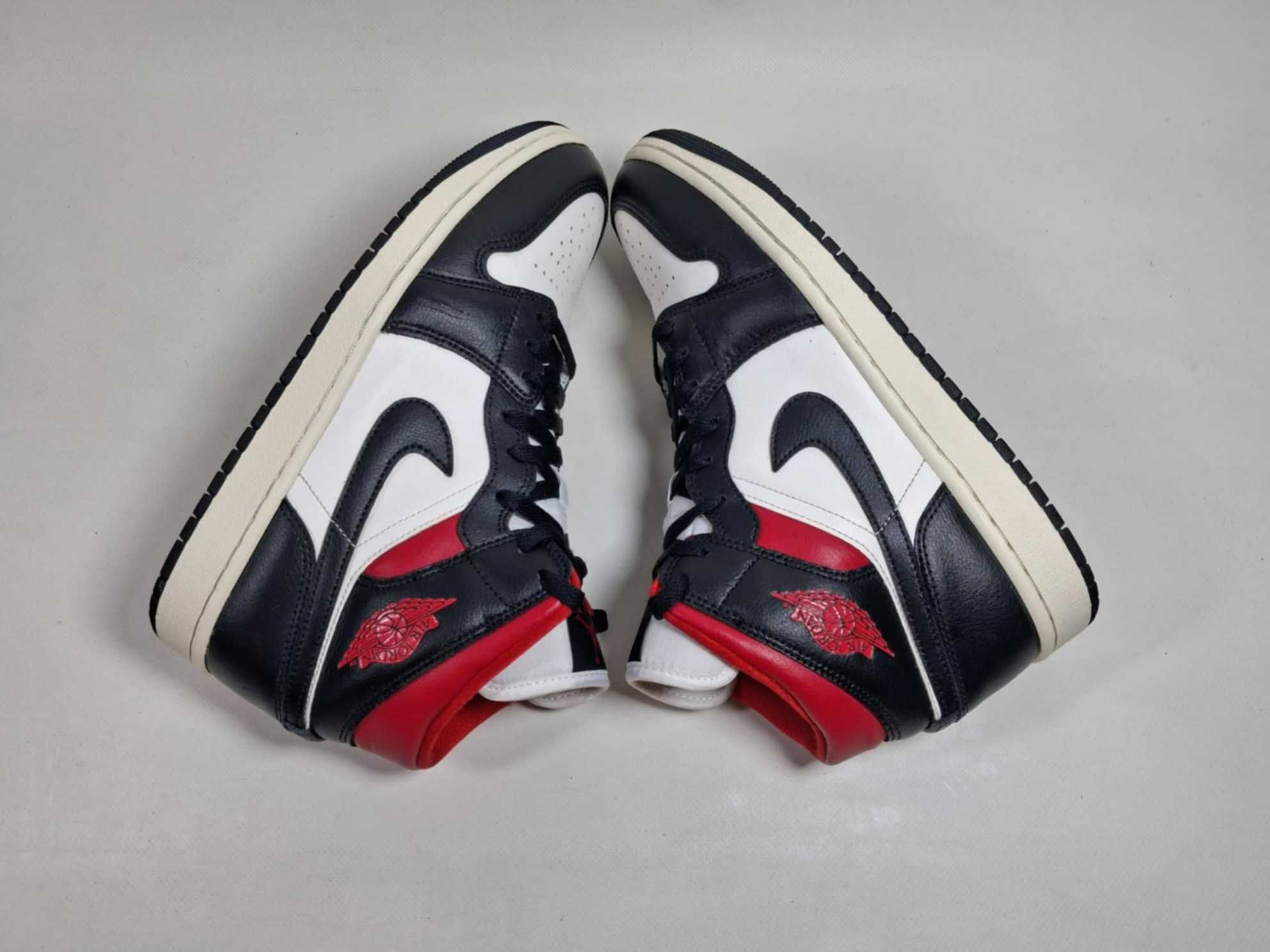 Кроссовки Nike Air Jordan Retro 1 Mid (р 42) Мужские Кожаные Оригинал
