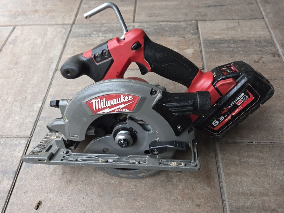 CCS55 Milwaukee pilarka tarczowa BRUSHLESS z akumulatorem 5,5ah