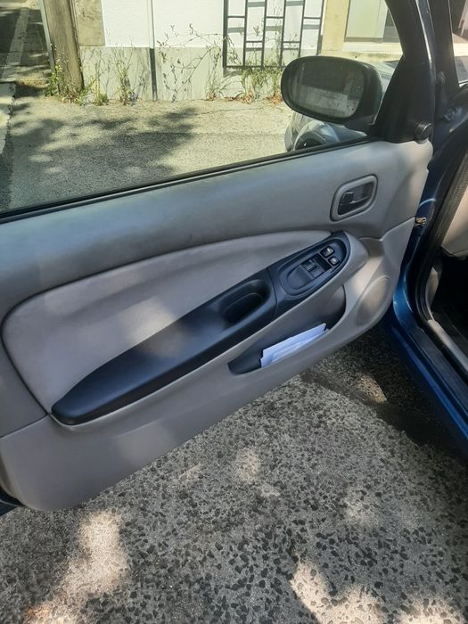 Nissan almera 2.2 de 2001 comercial