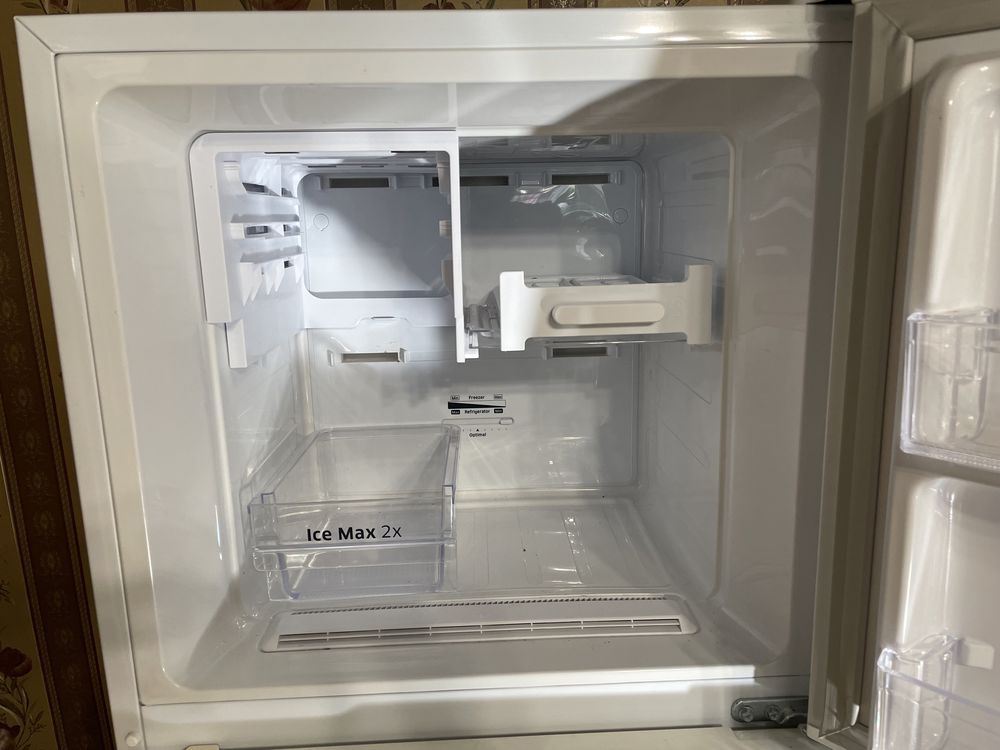 Холодильник Samsung RT22FARADWW