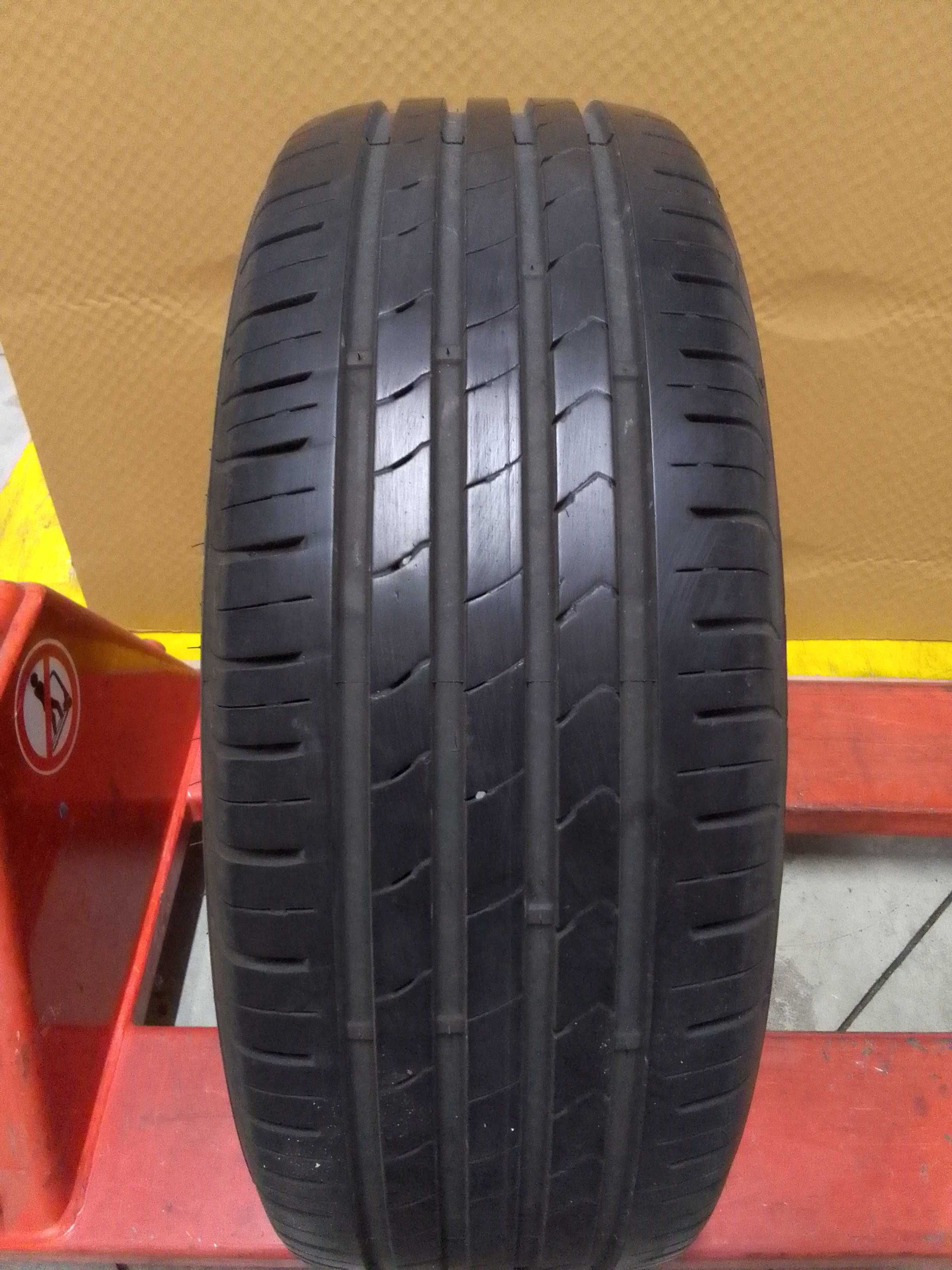 1 opona letnia Kumho Ecsta HS51 215/60R16, bieżnik 7,5mm.