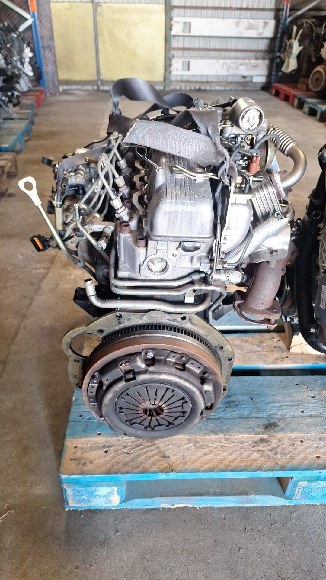 Motor mitsubishi L200 2.5tdi de 2004 ref 4D56  bomba eléctrica