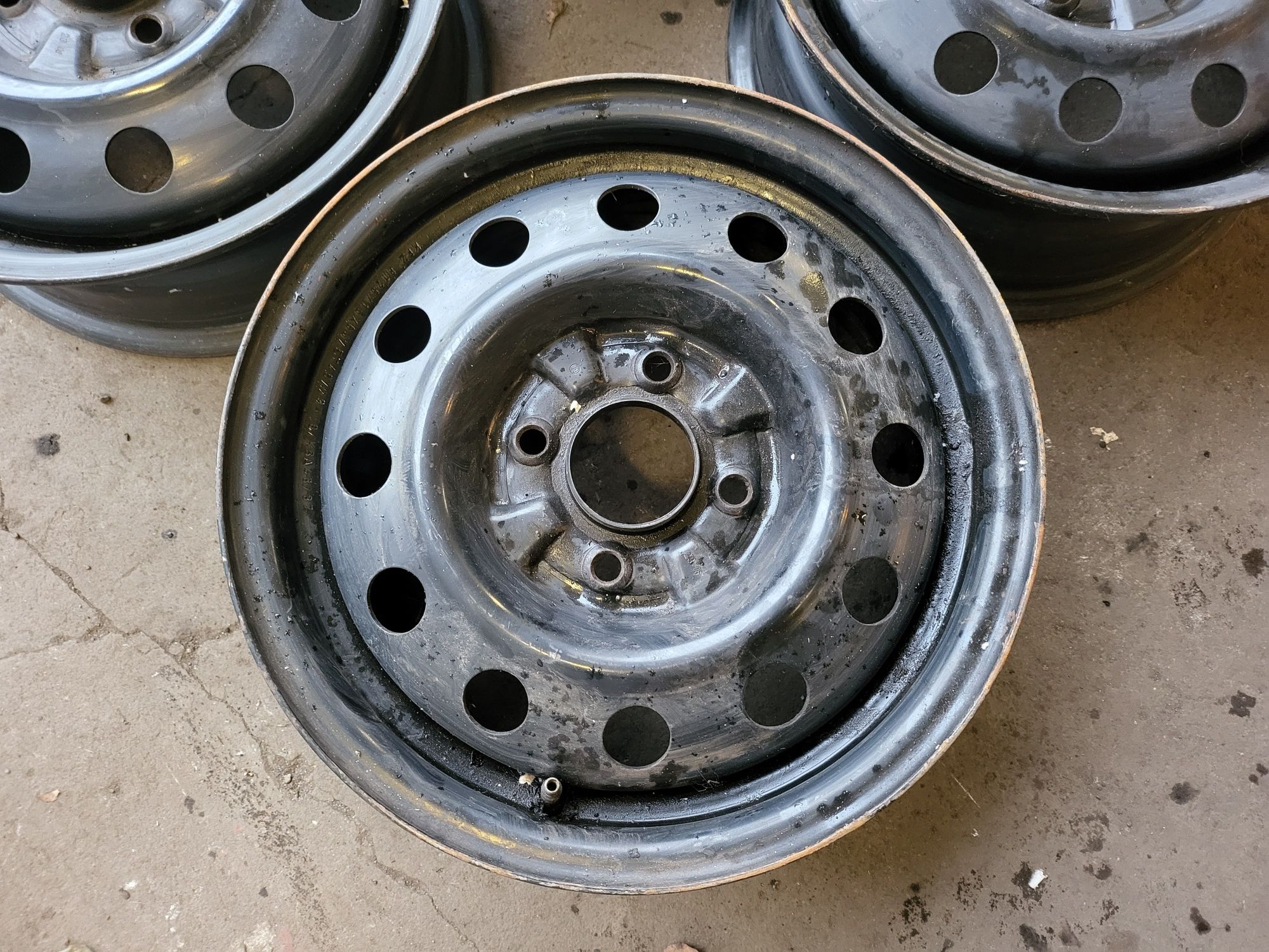 Felgi 15 Mitsubishi Lancer Colt Carisma Volvo V40 Hyundai Kia 4x114,3