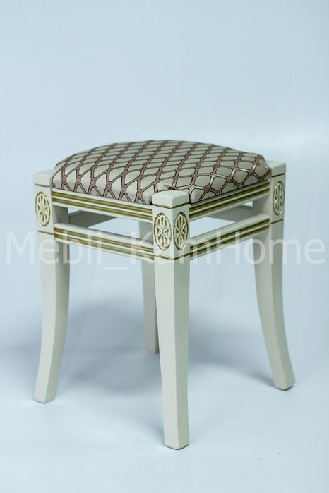 Дерев'янна табуретка. Табурет.Крісло.Стул