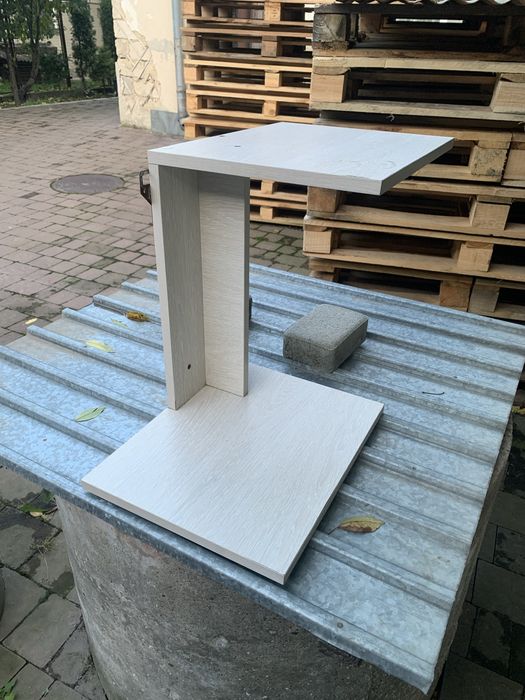 Полиці з дсп плити по 150 грн.