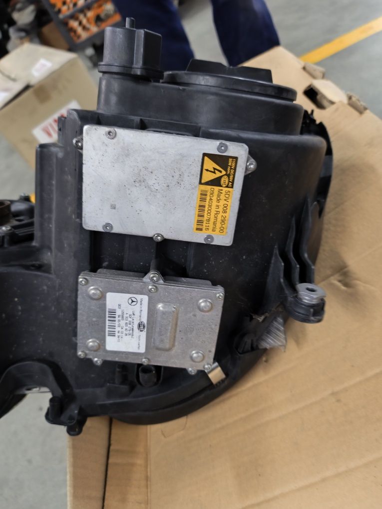 Farol w211 xenon, ler descrição
