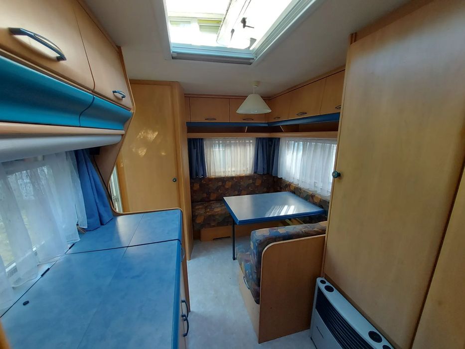 Hobby 400 na &quot;B&quot;  Hobby 400 1200kg na "B" Przedsionek Bagażnik