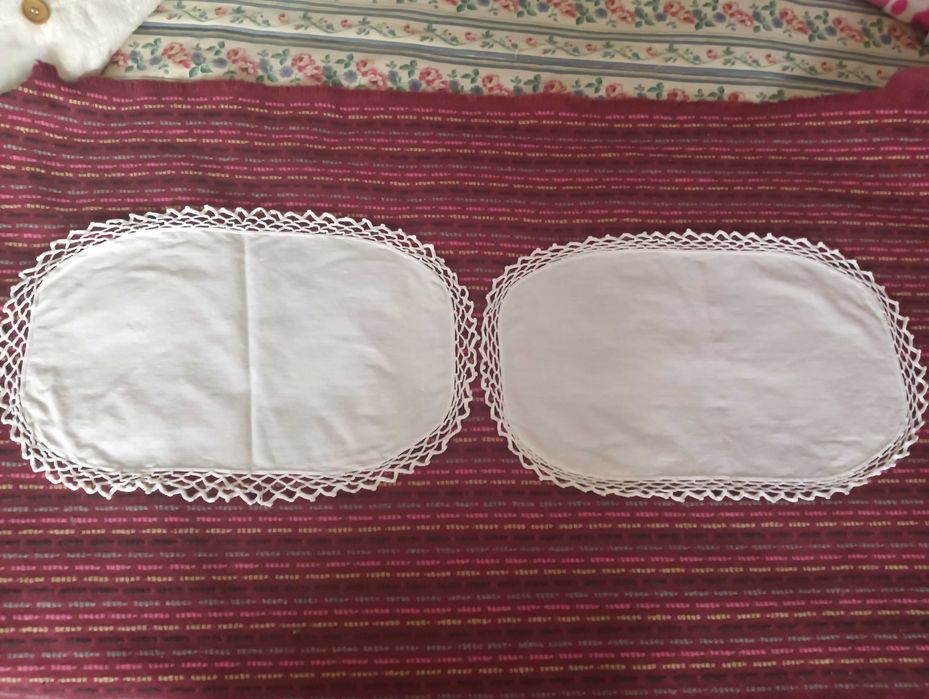 Conj. 2 Naperons combinação linho e renda 41x27cm