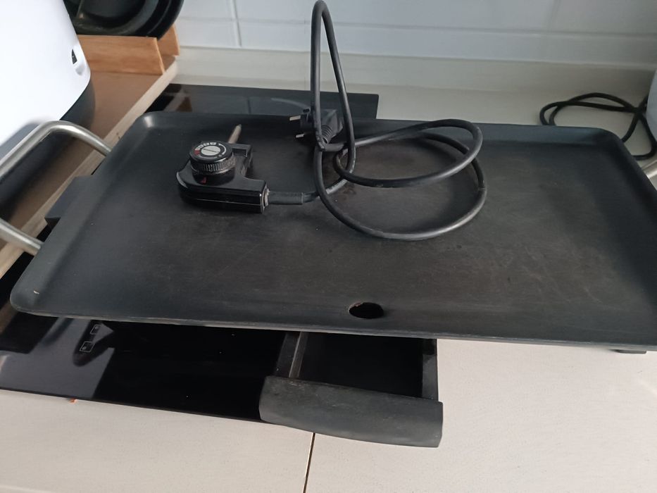 Grelhador eléctrico pouco usado