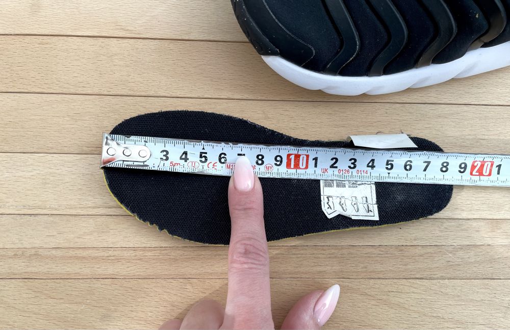 Кроссовки Nike Dynamo Go размер 28,5