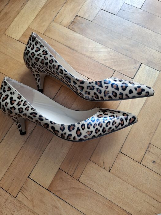 Жіночі туфлі на каблучку